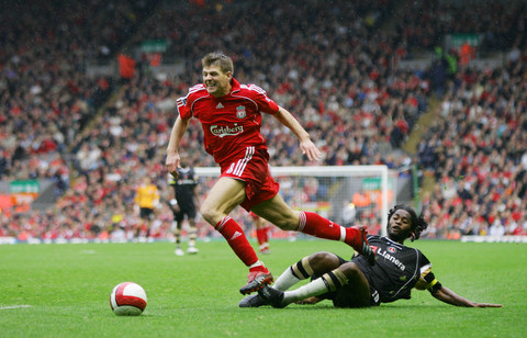 电讯报：切尔西为帕尔默定制特殊战靴，保护受伤脚趾助其康复（电讯报：切尔西为帕尔默打造专属护趾战靴，助其脚趾伤势康复）