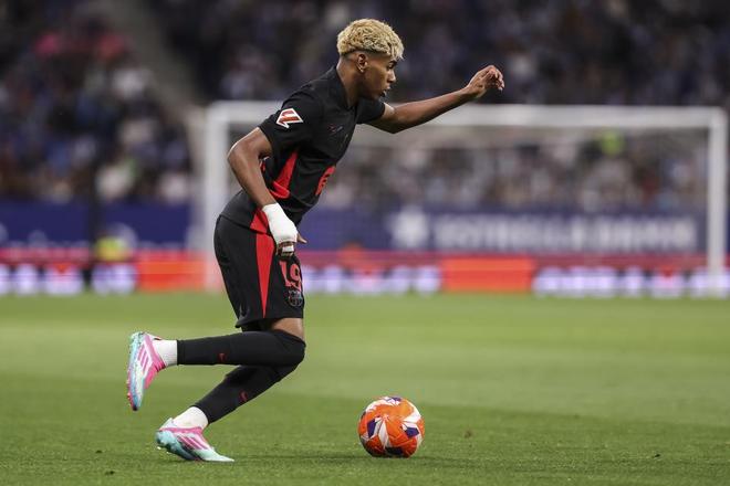 英超半场：B费破门，贝勒加德建功，狼队1-1曼联