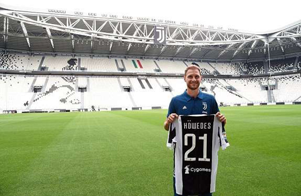 巴洛特利：现在的足球对抗更激烈，我认为自己仍能有出色表现（巴洛特利：当今足球对抗更强烈，我依然有能力踢出高水平）