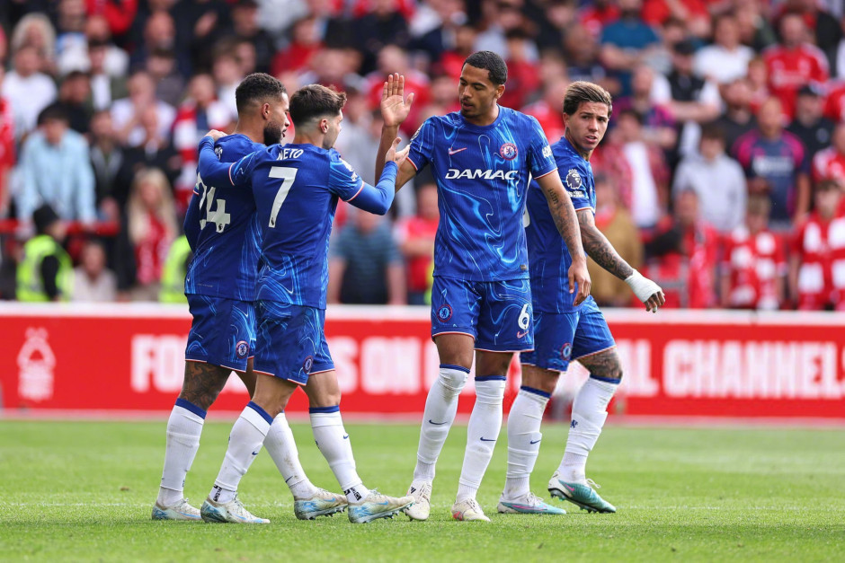 2025混团世界杯中国队三连冠，中日德选手合影定格荣耀