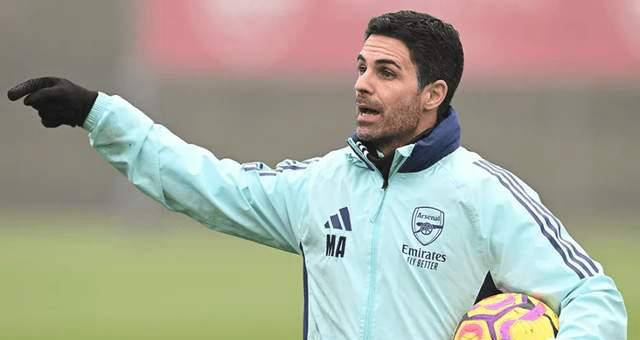 拉卡泽特回到酋长球场，观看并解说枪手对阵拜仁的比赛