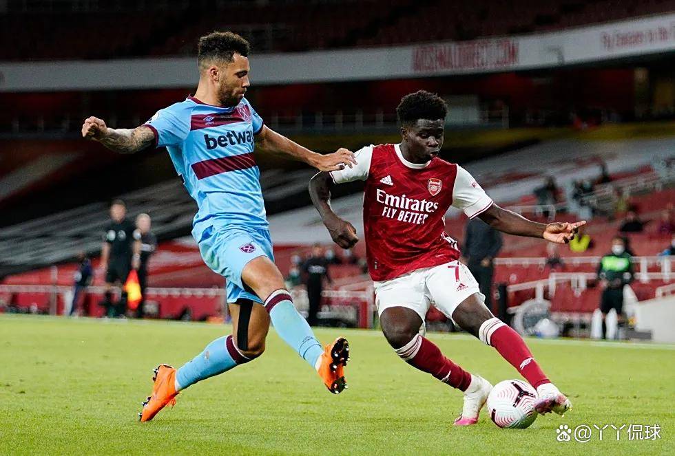 追梦将比肩库里，成为唯二代表勇士出战900场常规赛的球员